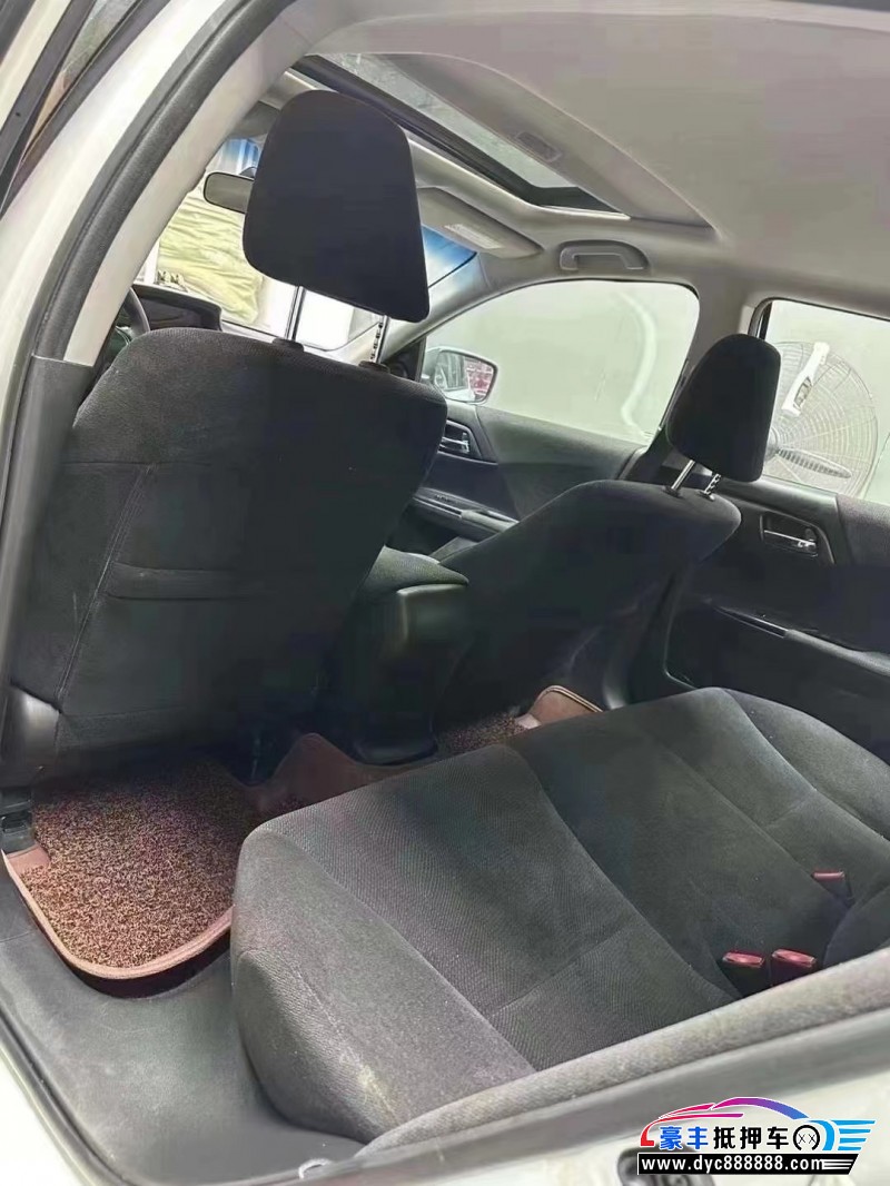 16年本田雅阁轿车抵押车出售