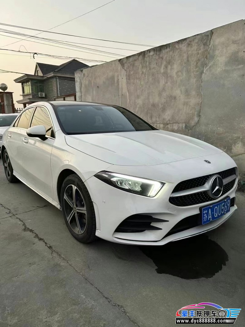 23年奔驰A轿车抵押车出售