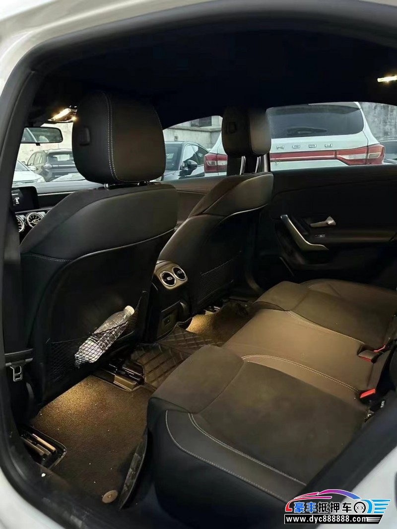 23年奔驰A轿车抵押车出售