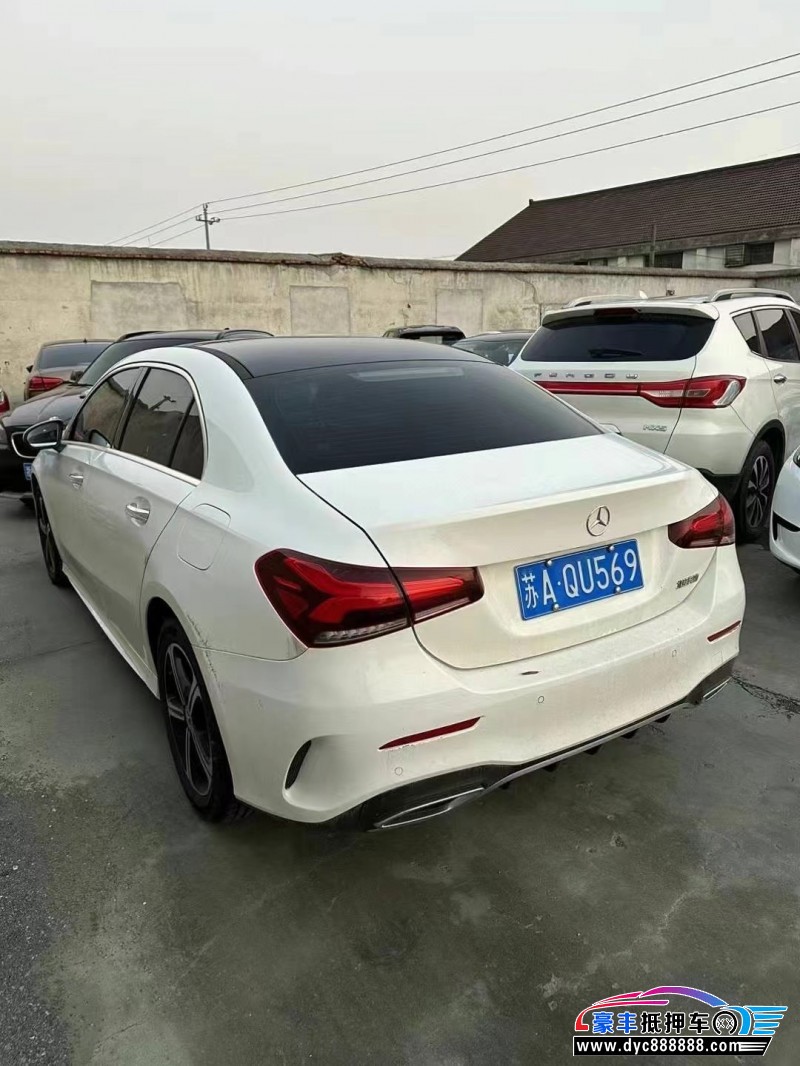 23年奔驰A轿车抵押车出售