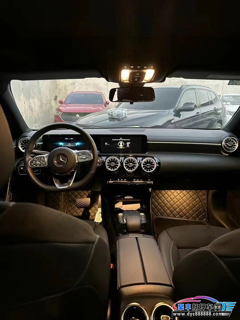 23年奔驰A轿车抵押车出售