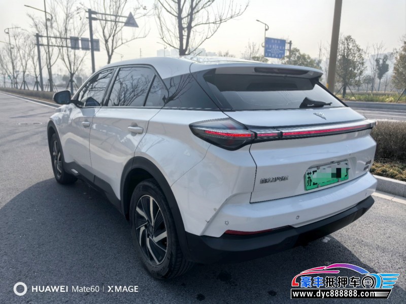 21年哪吒USUV抵押车出售