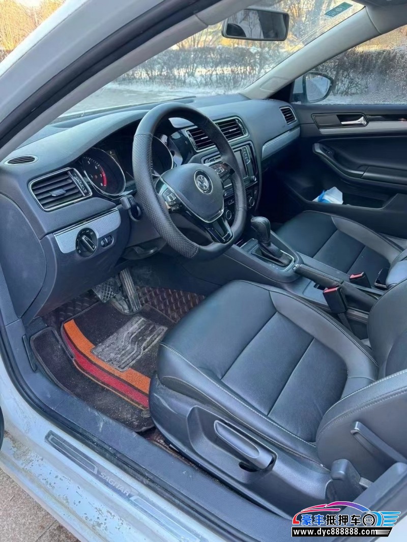 17年大众速腾轿车抵押车出售