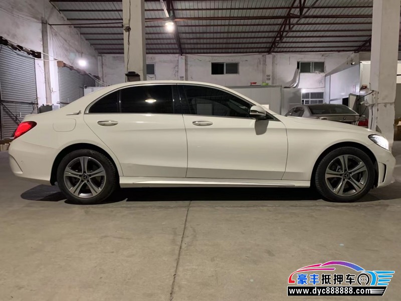 21年奔驰C轿车抵押车出售