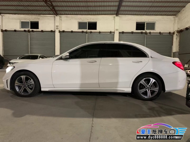 21年奔驰C轿车抵押车出售