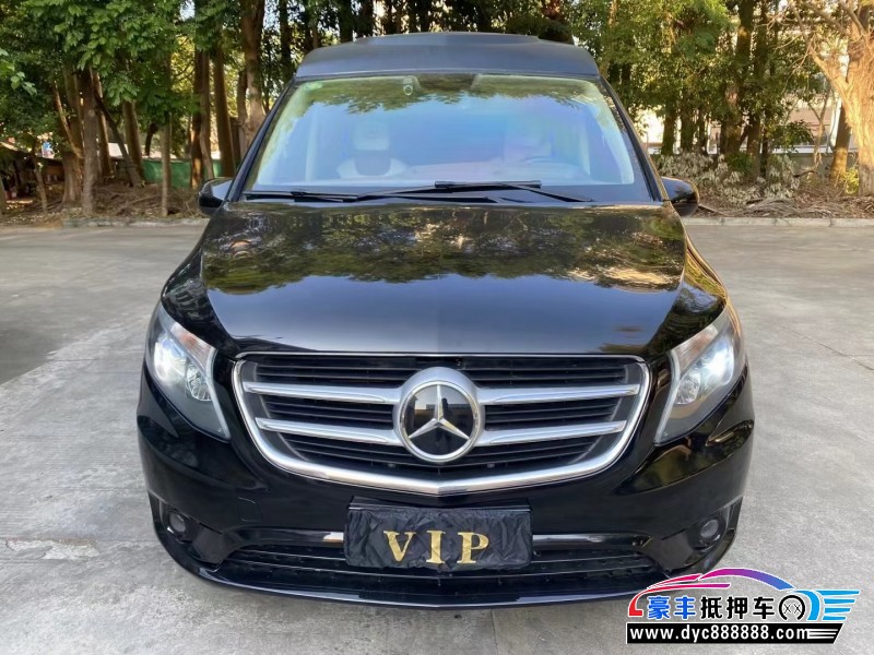 19年奔驰威霆轿车抵押车出售