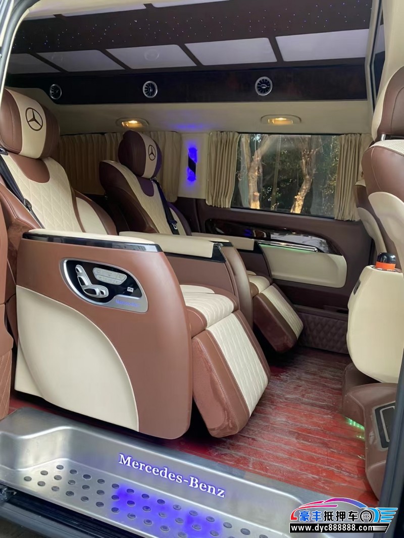 19年奔驰威霆轿车抵押车出售