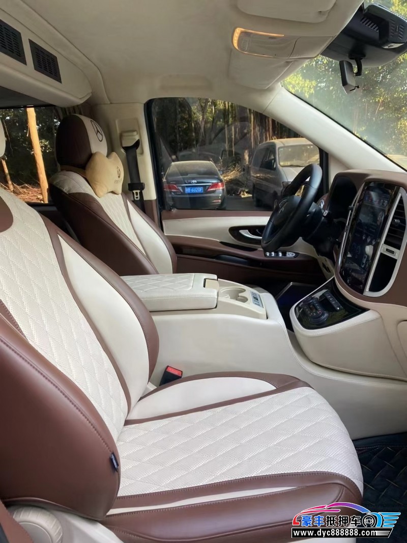 19年奔驰威霆轿车抵押车出售