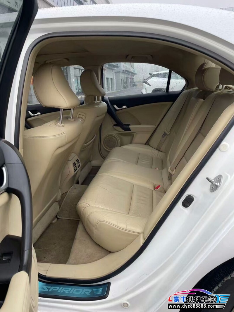 13年本田思铂睿轿车抵押车出售