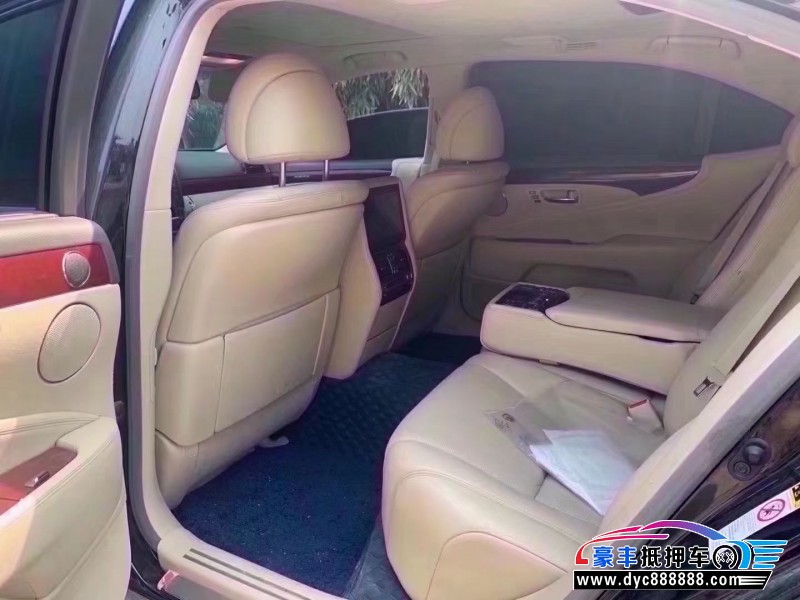 10年雷克萨斯LS轿车抵押车出售