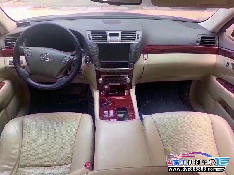 10年雷克萨斯LS轿车抵押车出售