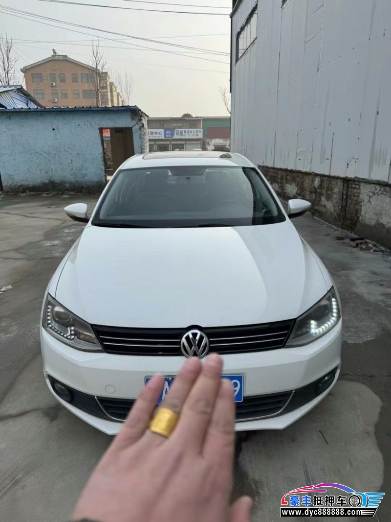 13年大众速腾轿车抵押车出售