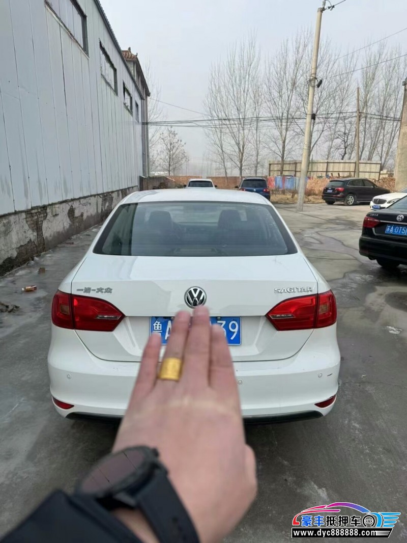 13年大众速腾轿车抵押车出售