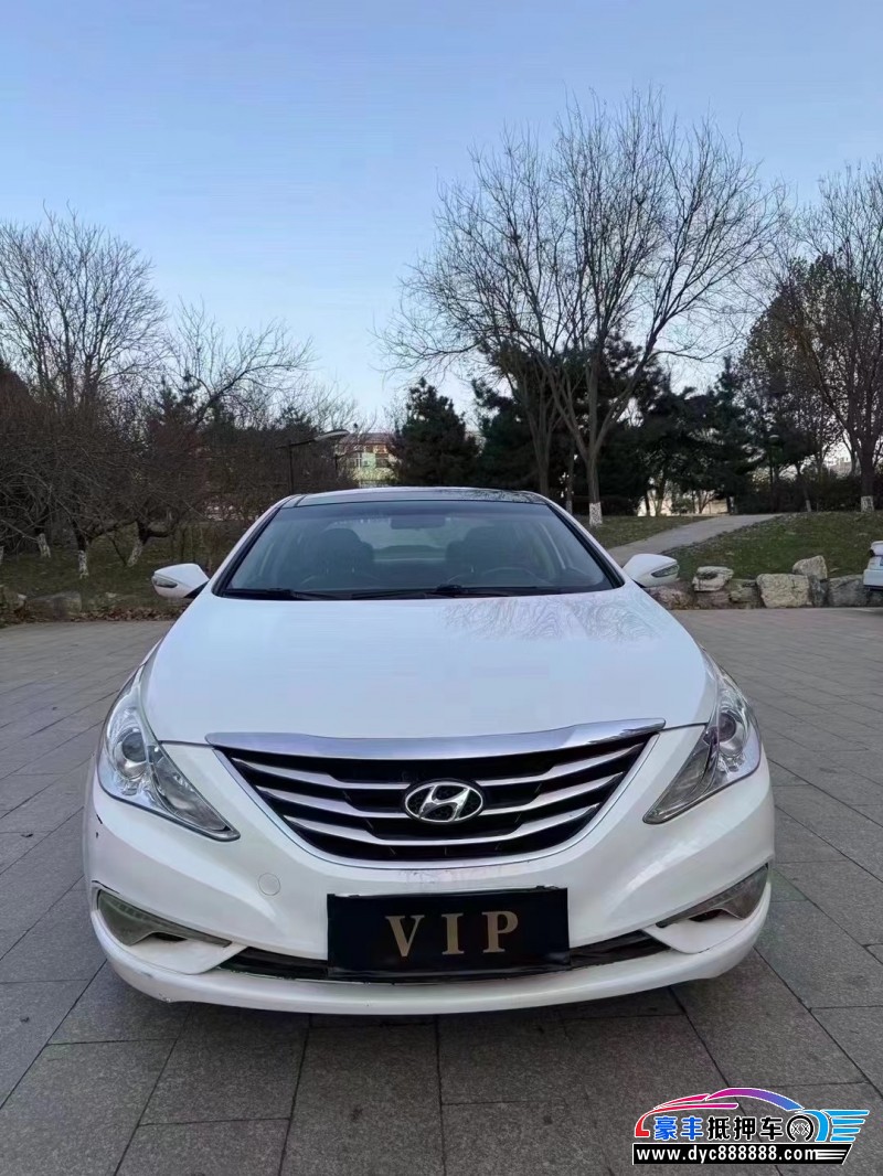 14年现代索纳塔轿车抵押车出售