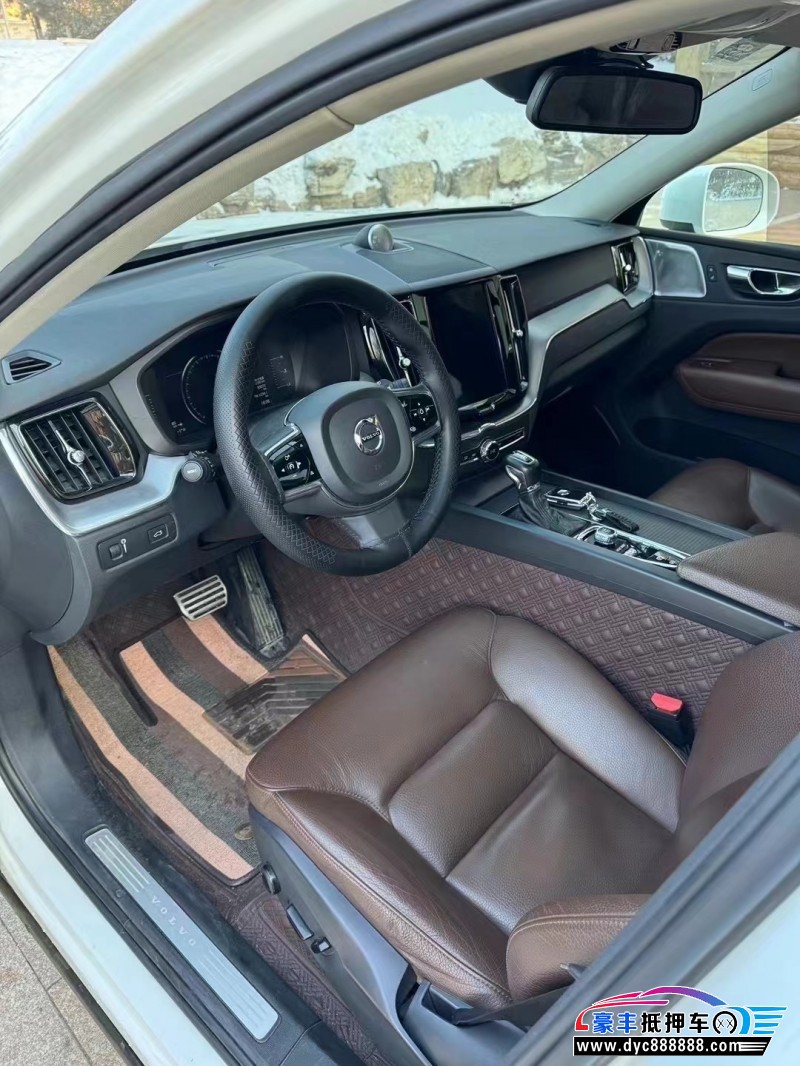 18年沃尔沃XC60SUV抵押车出售