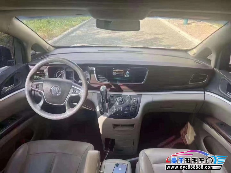 20年别克GL8轿车抵押车出售