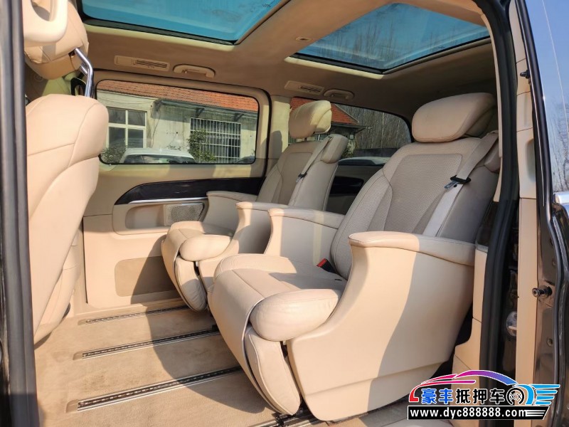 17年奔驰V轿车抵押车出售