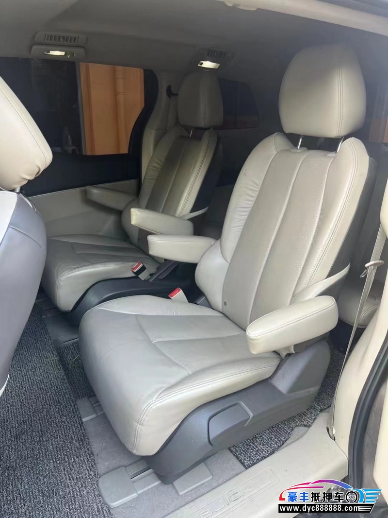 15年别克GL8轿车抵押车出售