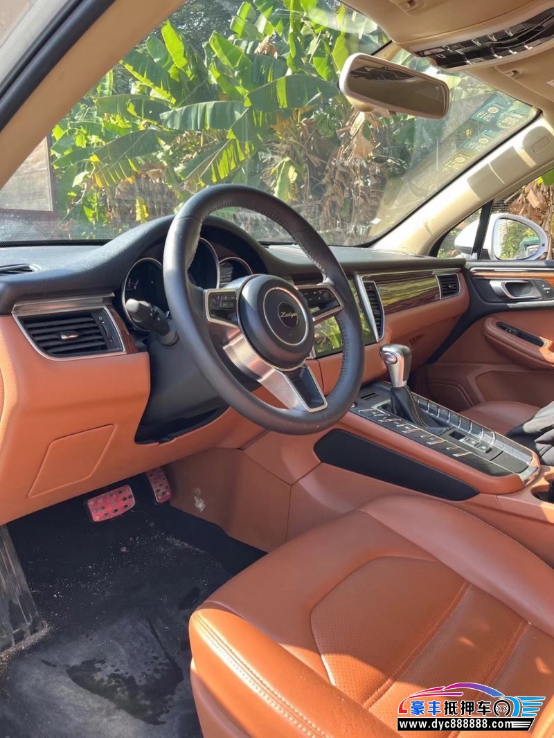 17年众泰SR9轿车抵押车出售