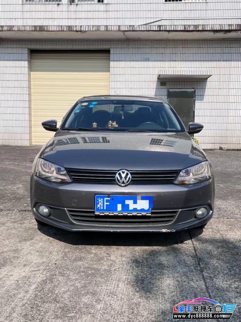 13年大众速腾轿车抵押车出售