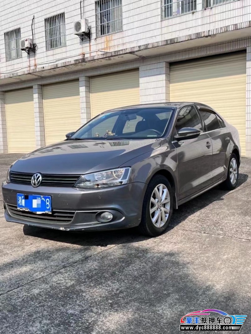 13年大众速腾轿车抵押车出售