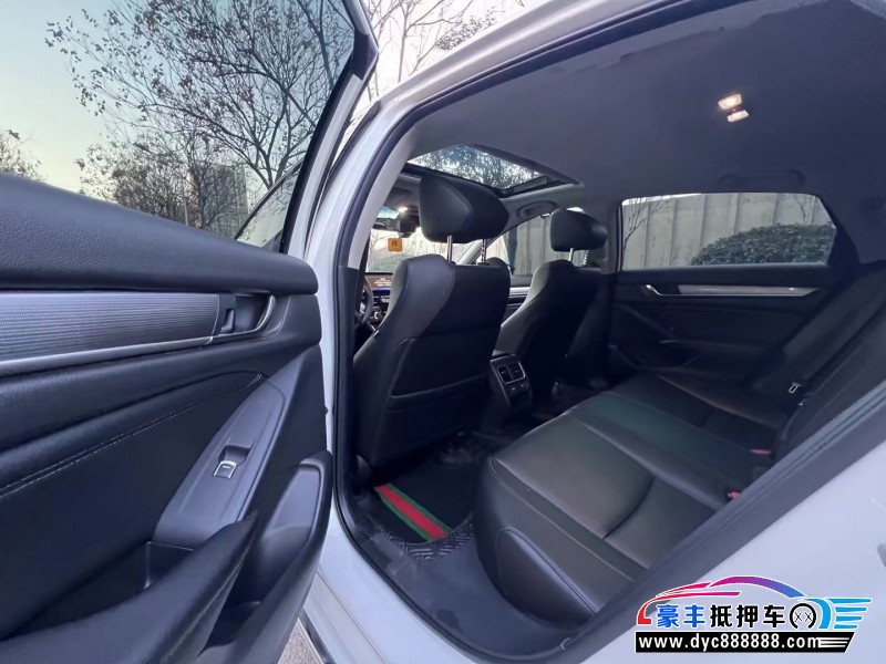 22年本田雅阁轿车抵押车出售