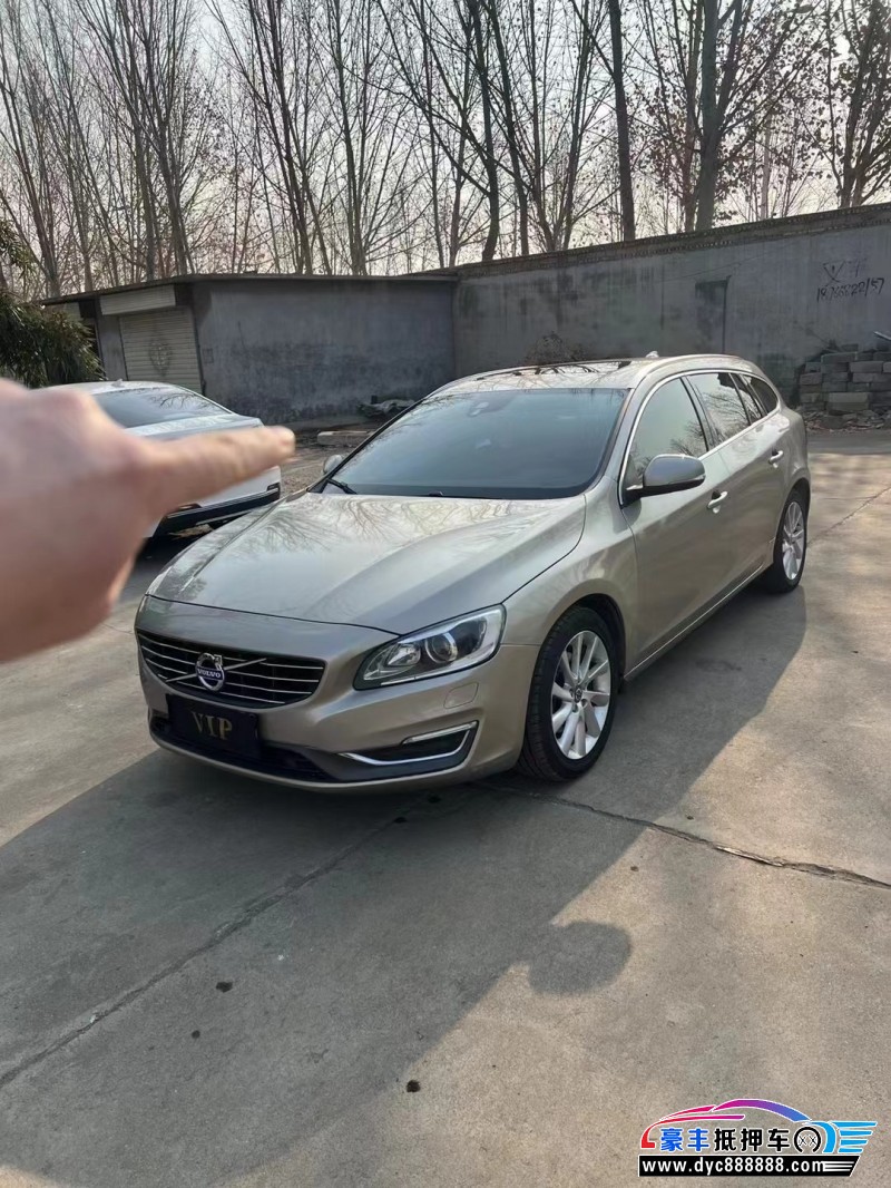 15年沃尔沃V60轿车抵押车出售