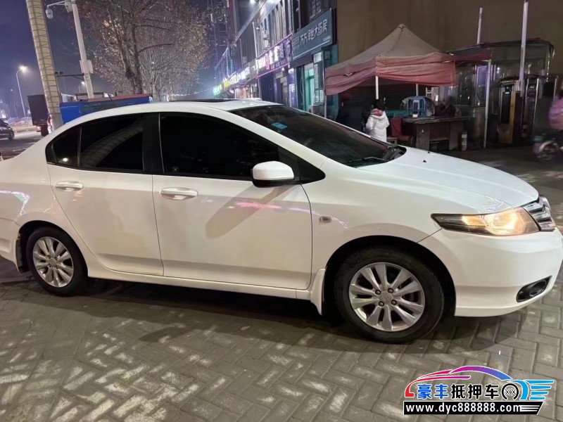 13年本田锋范轿车抵押车出售