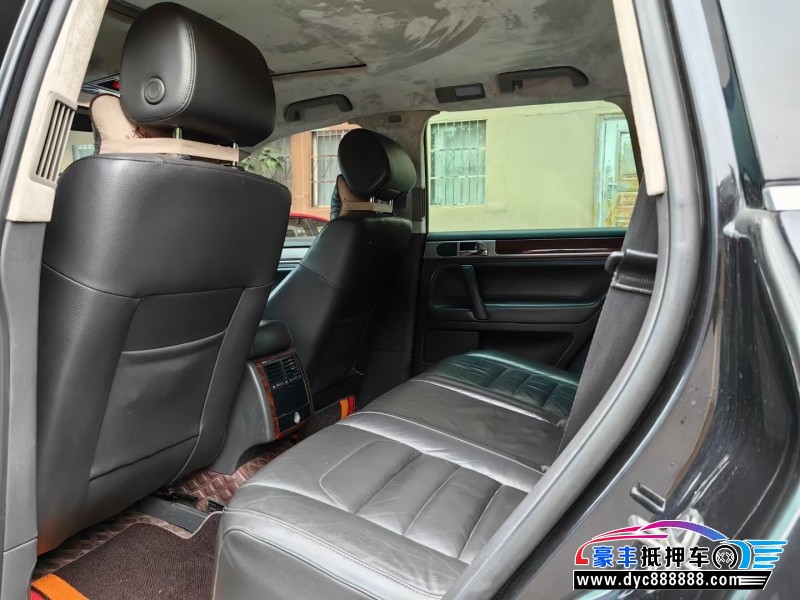 10年大众途锐SUV抵押车出售