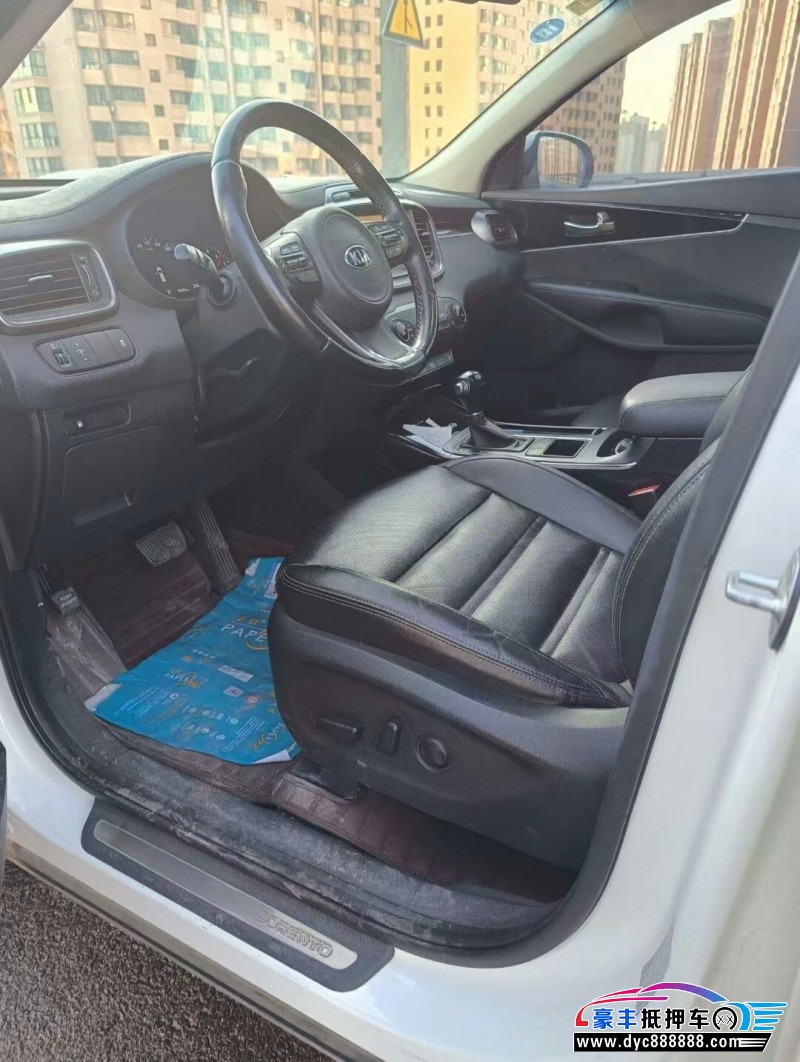 16年起亚索兰托轿车抵押车出售