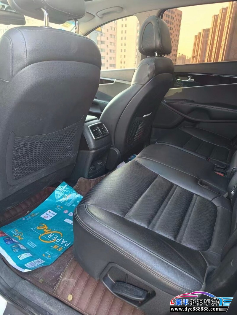 16年起亚索兰托轿车抵押车出售