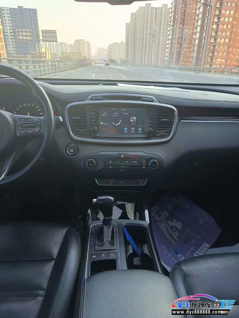 16年起亚索兰托轿车抵押车出售