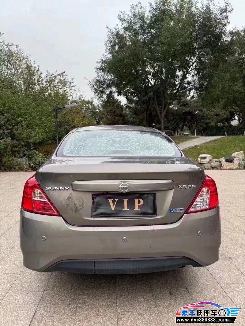 16年日产阳光轿车抵押车出售