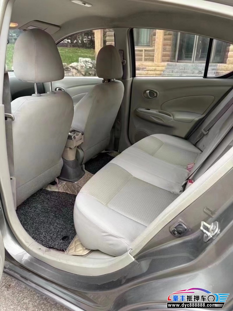 16年日产阳光轿车抵押车出售