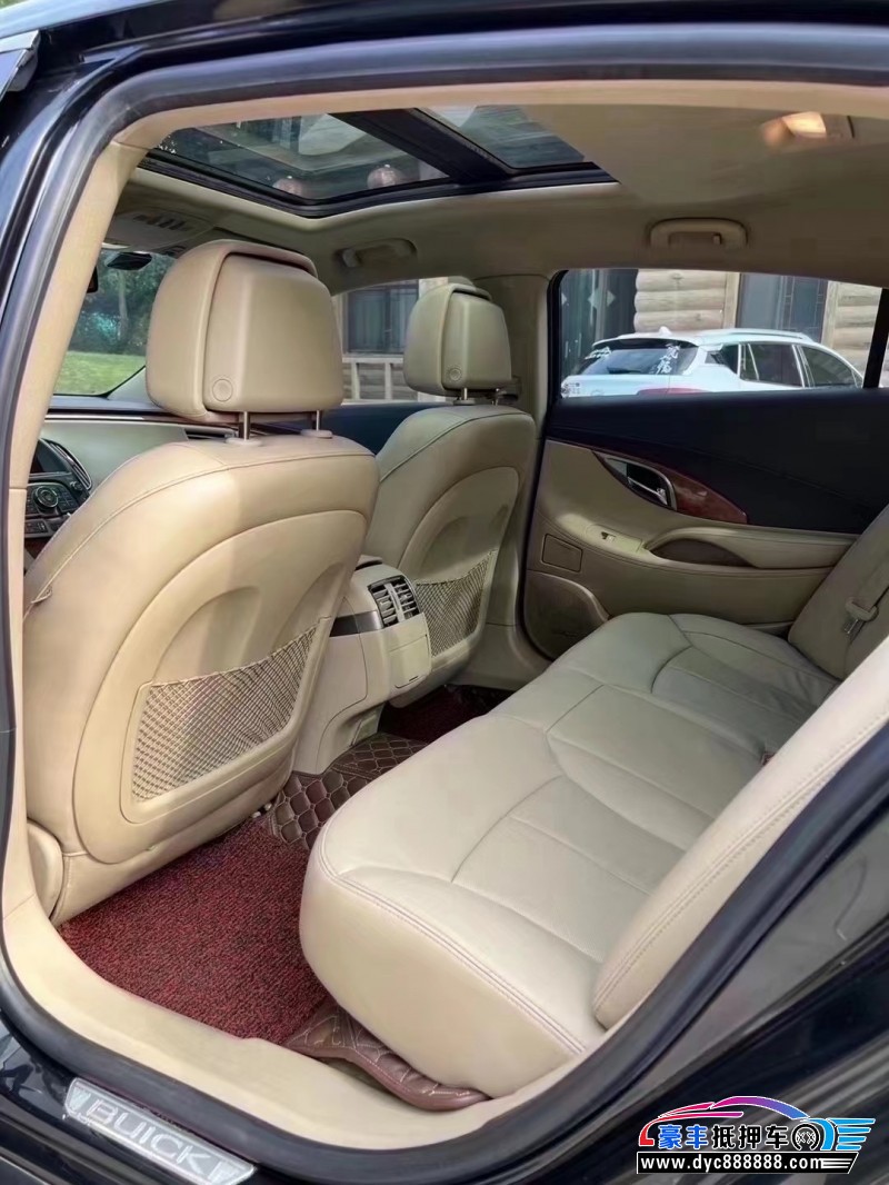 13年别克君越轿车抵押车出售