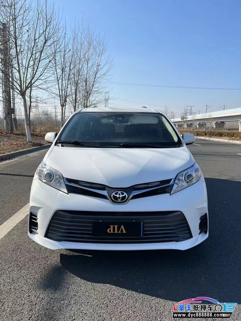 18年丰田塞纳轿车抵押车出售