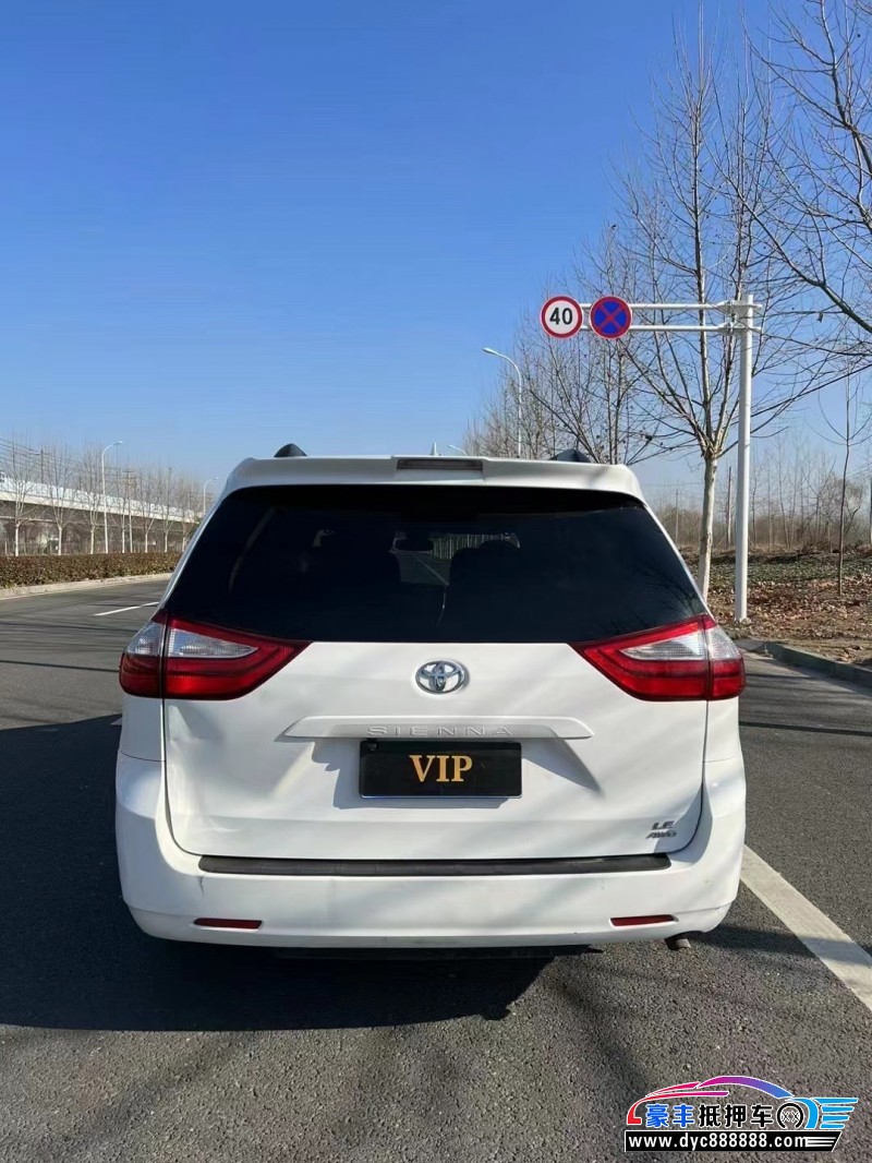 18年丰田塞纳轿车抵押车出售