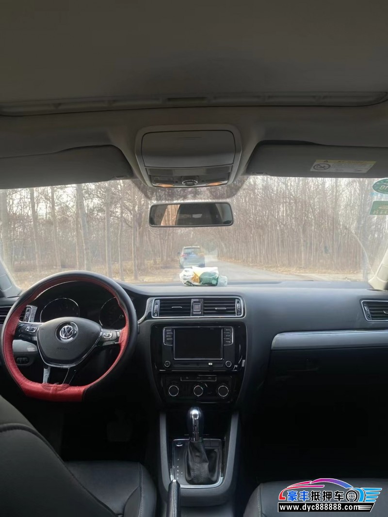 16年大众速腾轿车抵押车出售