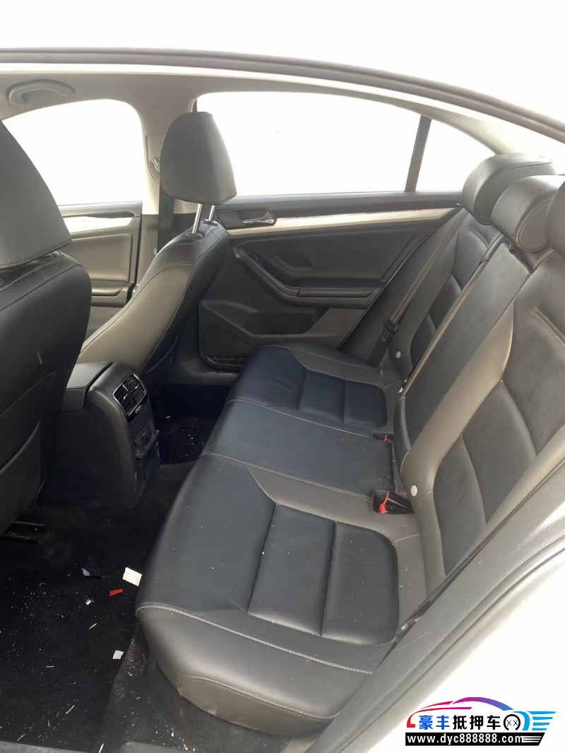 16年大众速腾轿车抵押车出售