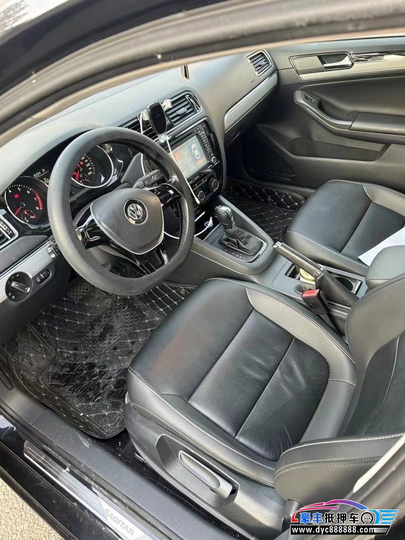 15年大众速腾轿车抵押车出售