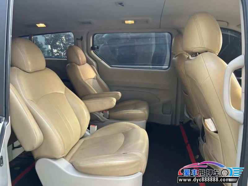 15年上汽大通G10轿车抵押车出售