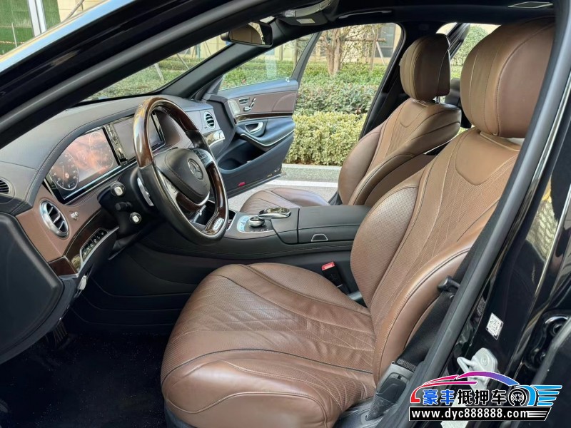 16年奔驰迈巴赫S级轿车抵押车出售