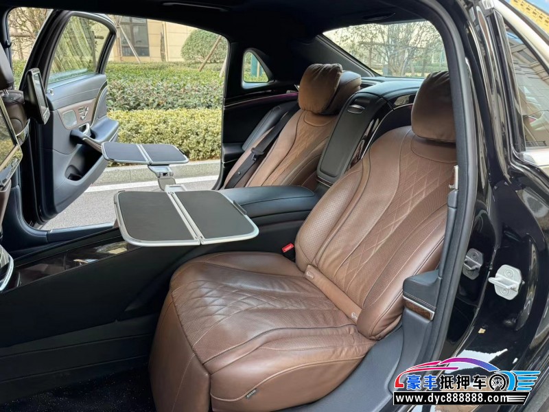 16年奔驰迈巴赫S级轿车抵押车出售