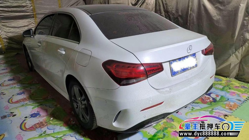 21年奔驰A轿车抵押车出售