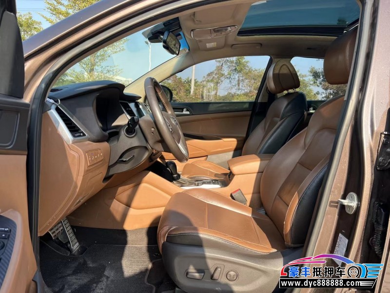 15年现代途胜轿车抵押车出售