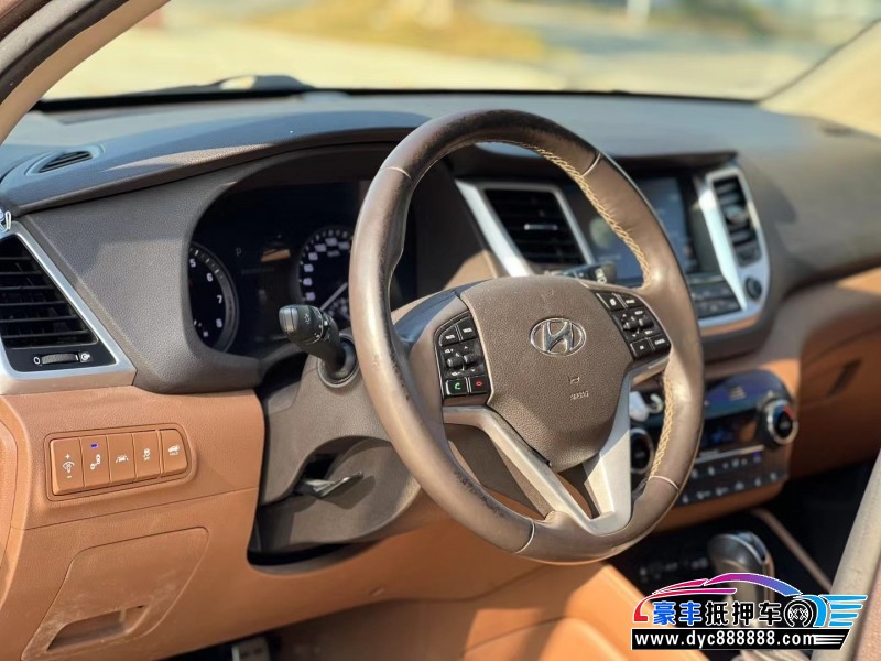 15年现代途胜轿车抵押车出售