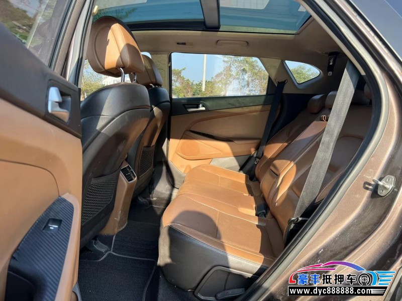 15年现代途胜轿车抵押车出售