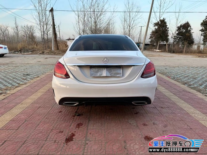 22年奔驰C轿车抵押车出售