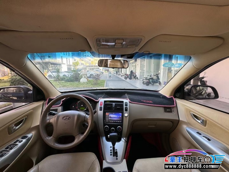 13年现代途胜轿车抵押车出售