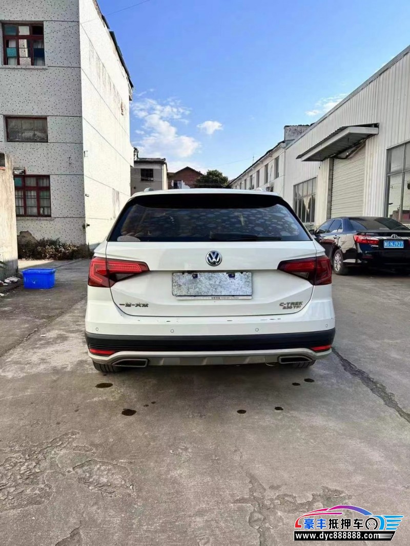 17年大众蔚领轿车抵押车出售